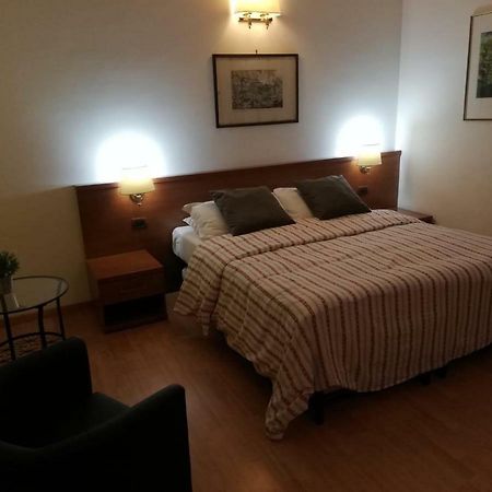 Domus Appia 154 B&B Рим Экстерьер фото